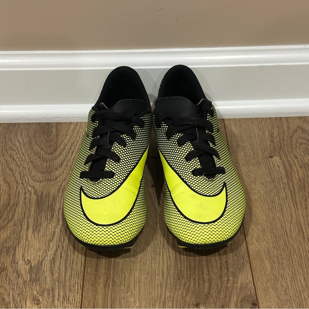 Kids Neon Green Nike Soccer Cleats